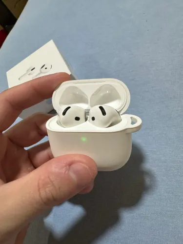 AirPods 4