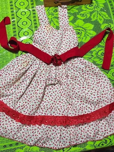 Roupas novas e usadas