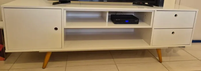 *VENDO RACK 1 PORTA E 2 GAVETAS COM PÉS PALITO*