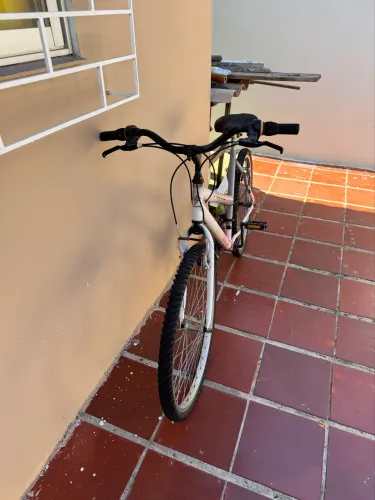 2 bicicletas Aro 26 ( Feminino + Masculina)