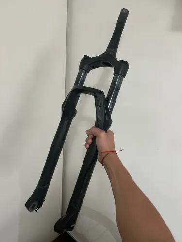 Suspensão rock shox judô