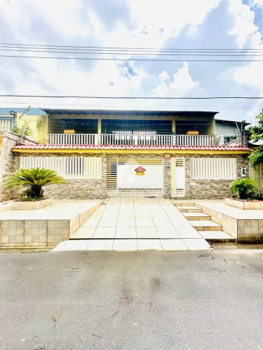 Casa 5 Qts, garagem, Piscina, Churrasqueira