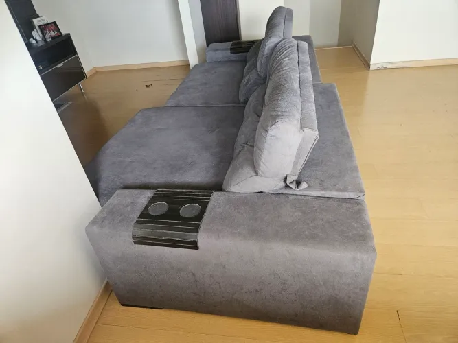 Sofá retrato pouco usado