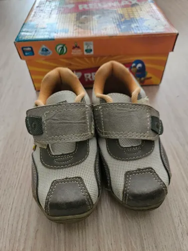 Sapato infantil tamanho 24