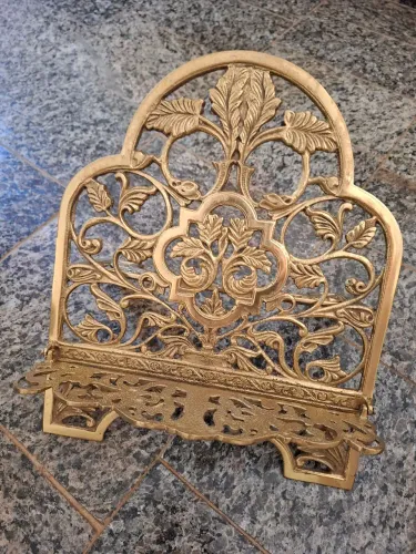 Porta bíblia em bronze