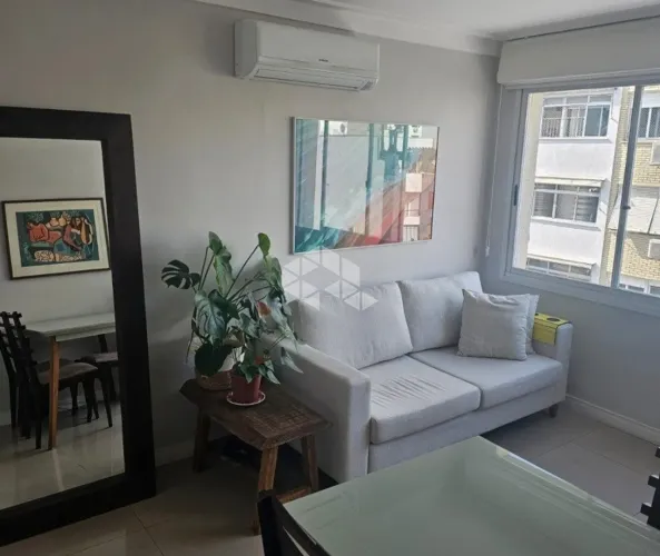 Apartamento com 61m², 2 dormitórios e 1 vaga à venda em Petrópolis - Porto Alegre.