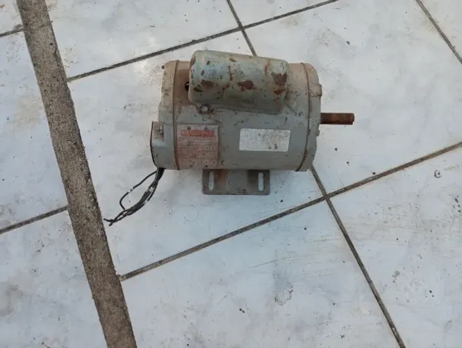 Motor 1/2 cv 127 Volts Heberle Para Rebobinamento ( Queimado )