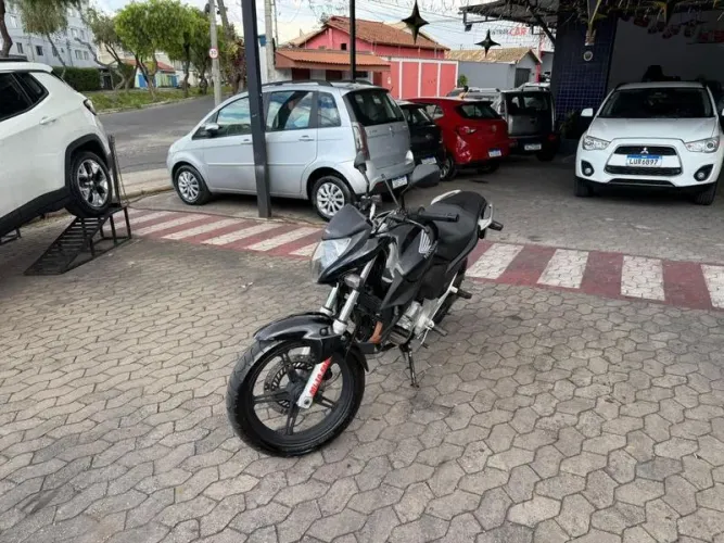 HONDA CB 300 R 2011