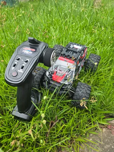 Carrinho rc 4x4 monster