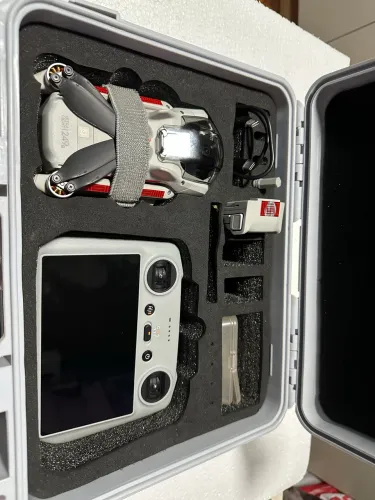 DJI mini 3+ controle com tela+ mala 