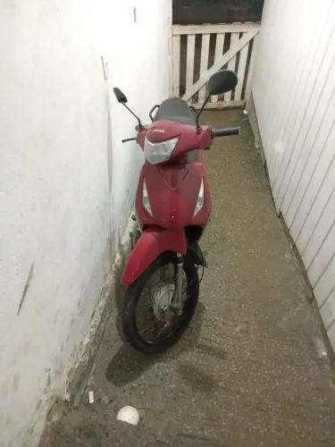 Vendo biz 2007 toda revisada pneus zero e óleo trocado só pega e andar tudo em dia