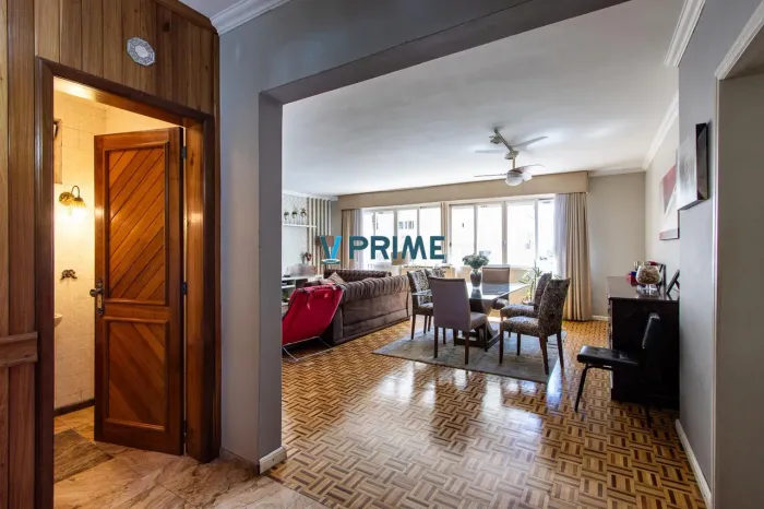 Apartamento 3 dormitorios com 168,65m2 privativos e uma vaga..
