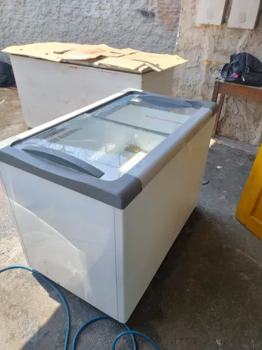 Vendo uma freezer nova