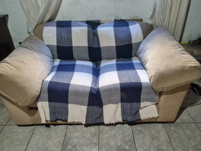 Sofá cinza 2 lugares
