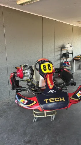 Kart Techspeed F4 2023 completo