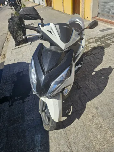 Honda elite