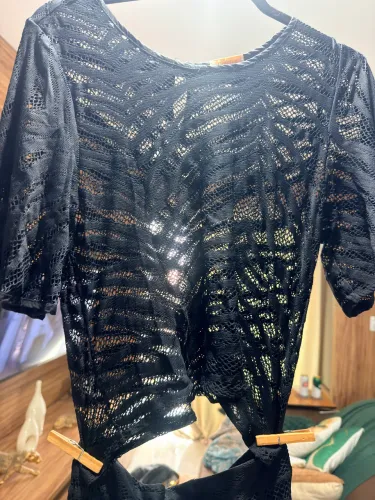 Conjunto de Boutique com saia sereia e veste muito bem, foi usado uma vez.