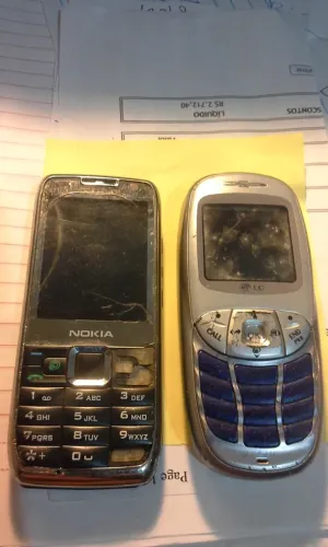 Vendo três Celulares para uso de reposição de peças(veja descrição)