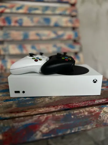 Xbox Series S 512GB + 2 Controles | Excelente Estado | Pronto para Jogar
