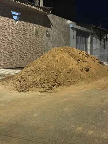 Vendo meia  caçamba de areia / preço a negociar 