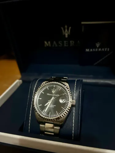Relógio Maserati - Mostrador Preto, Clássico e Elegante