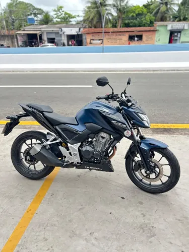 CB 300F twister ABS 2025 Seminova
