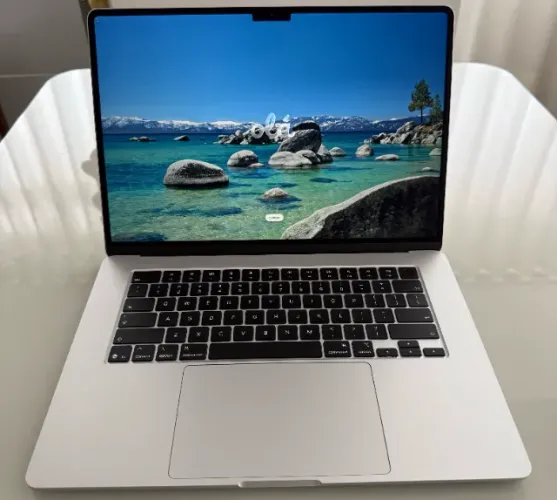 MacBook Air 15" Prateado M5 - 32GB RAM - 512GB SSD - Carregador 70W