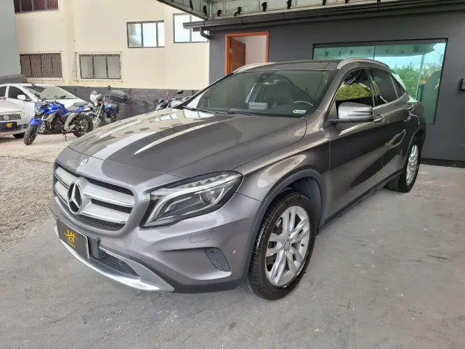 Mercedes-Benz GLA 200 Adv. 1.6/1.6 TB 16V Flex Aut. 2016