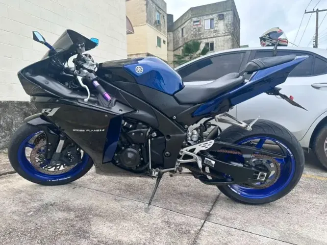 Yamaha R1
