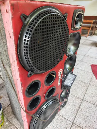 Caixa de som R$ 600 reais