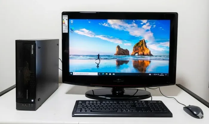 Kit computador Positivo Intel i3-6300 CPU 3.80, RAM 8Gb e SSD-120 com monitor 26 Polegadas