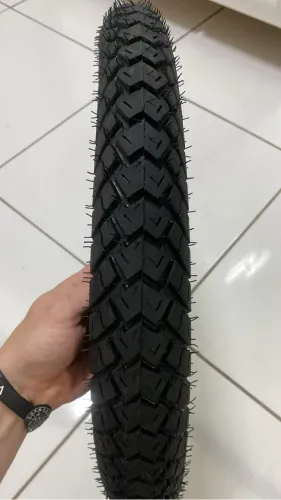 Vendo pneu 90/90-18