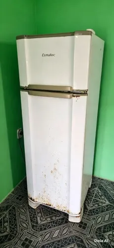 Geladeira Esmaltec 