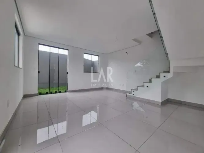 Casa Geminada à venda, 3 quartos, 1 suíte, 2 vagas, Santa Amélia - Belo Horizonte/MG