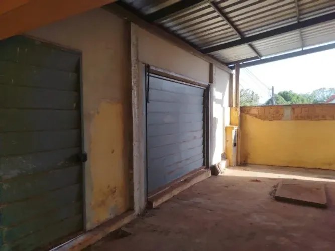 Casa com terraço para investimento no jardim perina( ao lado da padaria capita)