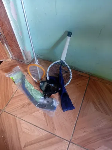 Vendo óculos de mergulho respirador original com arpão com jerere todos novos .