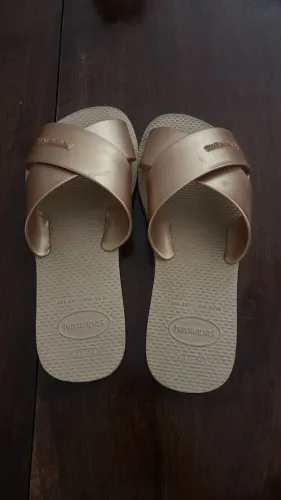Chinelo Havaianas 33/34 (usado uma vez)
