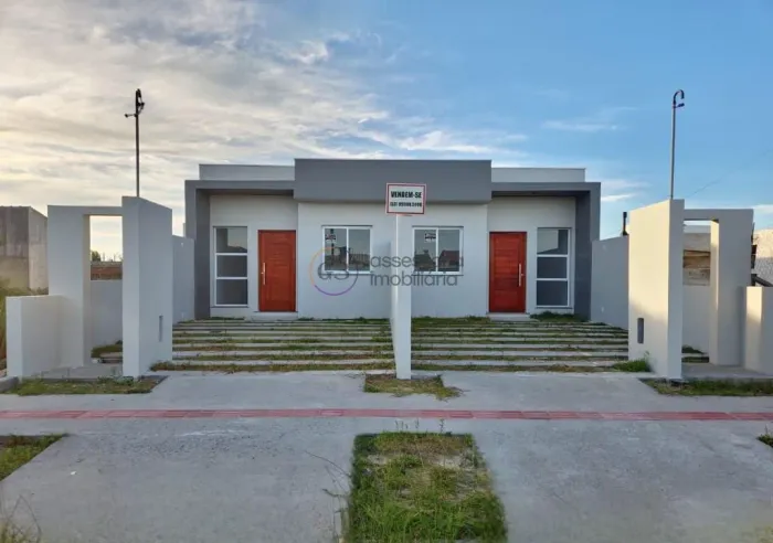 Casa 2 dormitórios para alugar Cassino Rio Grande/RS