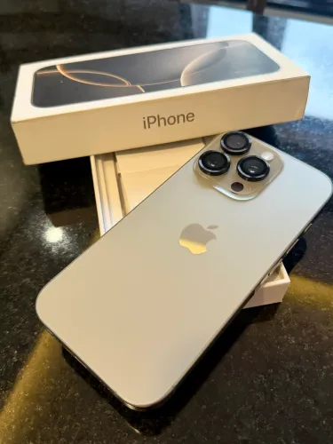 Apple iPhone 16 Pro (128 Gb) - Titânio natural