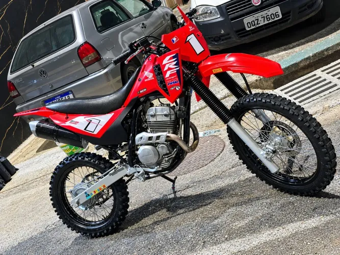 Moto de Trilha Tornado 250