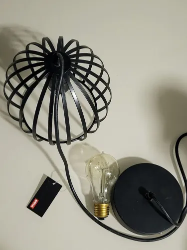 Pendente Etna com Luz Amarela 