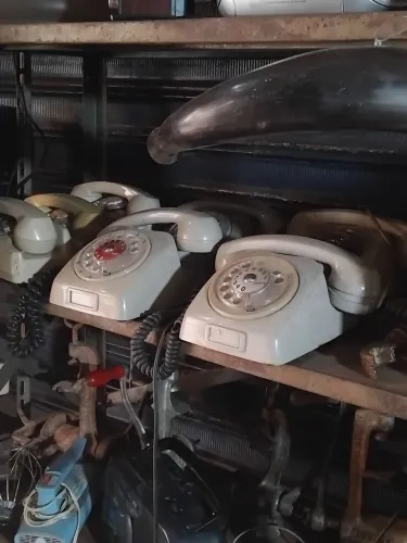 Vendo telefone antigo de baquelite
