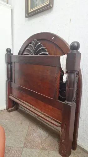 Cama Rústica de casal com 4 Gavetão em bom estado. 