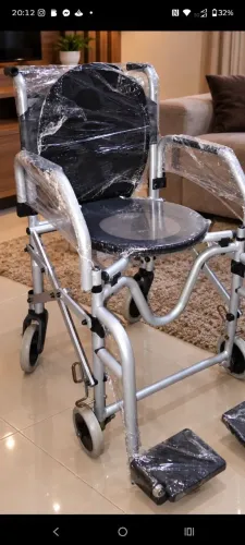 Cadeira de roda para banho