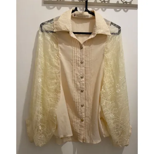 Blusa manga comprida rendada