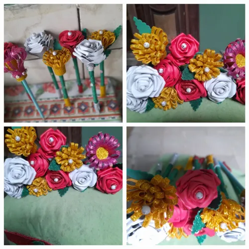 Caneta e chinelos decorados