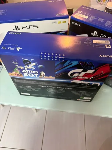 PS5 Slim M. Digital 1Tb + Jogo Astro Bot + Jogo Gran Turismo 7 (lacrado + NF)