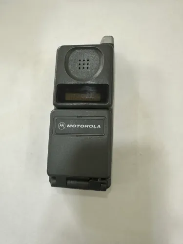 Celular antigo Tijolao década de 90