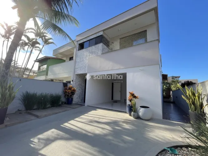 Casa com 4 dormitórios para alugar, 200m² - Armação - Florianópolis/SC