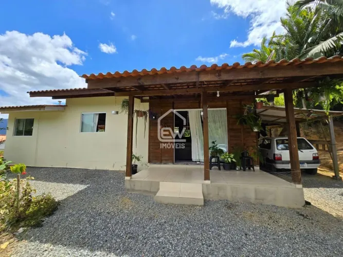 Casa com 80m² em Schroeder, SC